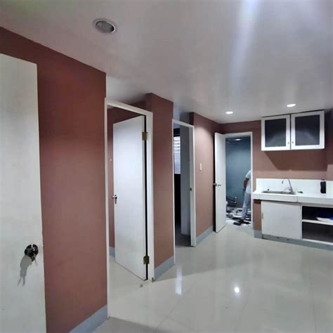 888 napoleon building canduman|Studio room .
